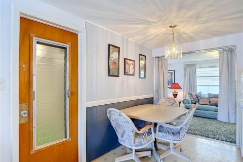 Villa ou maison à vendre à New Port Richey, Floride: 2 chambres, 101.45 m2 № 2204048 - photo 7