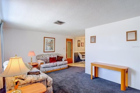 Villa ou maison à vendre à New Port Richey, Floride: 2 chambres, 101.45 m2 № 2204048 - photo 3