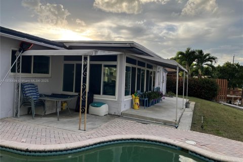 Casa en venta en Dania Beach, Florida, 3 dormitorios, 144.93 m2 № 1965869 - foto 22