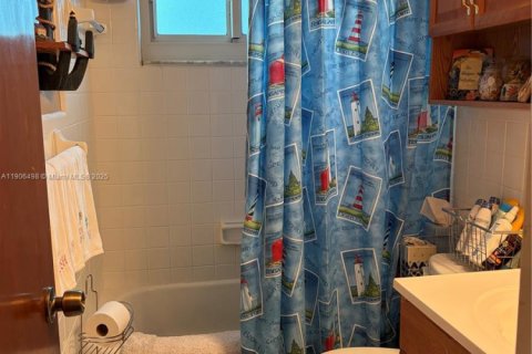 Casa en venta en Dania Beach, Florida, 3 dormitorios, 144.93 m2 № 1965869 - foto 18