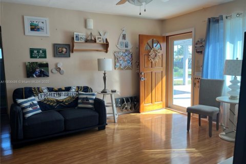 Villa ou maison à vendre à Dania Beach, Floride: 3 chambres, 144.93 m2 № 1965869 - photo 4