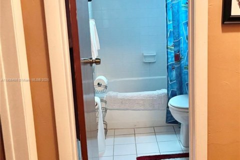 Villa ou maison à vendre à Dania Beach, Floride: 3 chambres, 144.93 m2 № 1965869 - photo 13