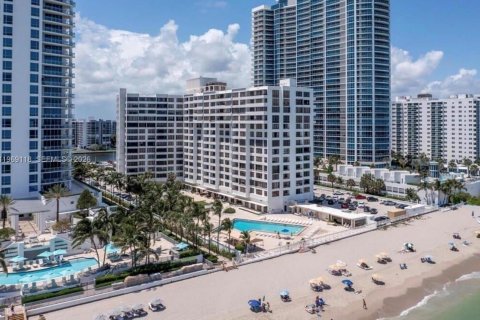 Condominio en venta en Hollywood, Florida, 2 dormitorios, 104.05 m2 № 2030283 - foto 21
