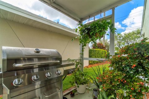 Villa ou maison à vendre à Homestead, Floride: 2 chambres, 120.96 m2 № 2027733 - photo 7