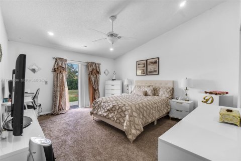 Villa ou maison à vendre à Homestead, Floride: 2 chambres, 120.96 m2 № 2027733 - photo 20