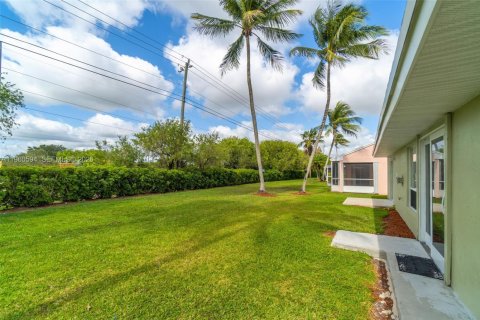 Villa ou maison à vendre à Homestead, Floride: 2 chambres, 120.96 m2 № 2027733 - photo 6