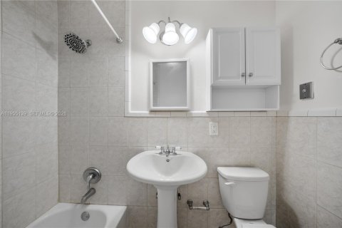 Снять в аренду виллу или дом в Форт-Лодердейл, Флорида 23.23м2, № 2009945 - фото 17