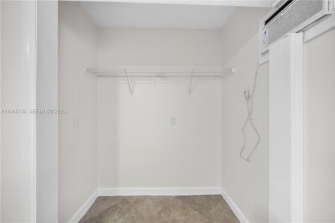 Снять в аренду виллу или дом в Форт-Лодердейл, Флорида 23.23м2, № 2009945 - фото 5