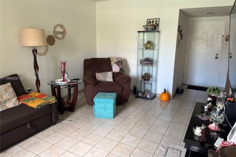 Condominio en venta en Miami, Florida, 1 dormitorio, 57.04 m2 № 2027817 - foto 22