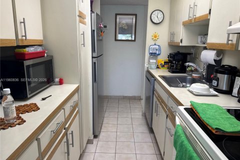 Condominio en venta en Miami, Florida, 1 dormitorio, 57.04 m2 № 2027817 - foto 12