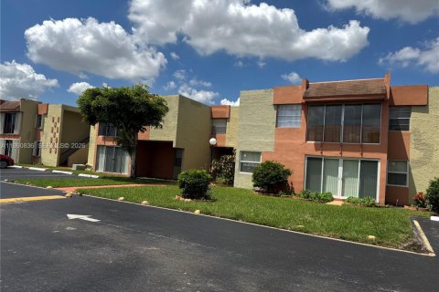 Condominio en venta en Miami, Florida, 1 dormitorio, 57.04 m2 № 2027817 - foto 2