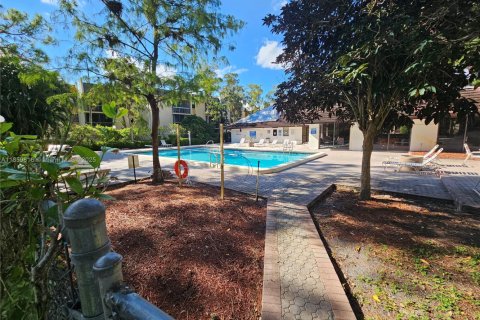 Condominio en venta en Coral Springs, Florida, 2 dormitorios, 99.22 m2 № 1888282 - foto 1