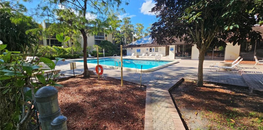 Condominio en Coral Springs, Florida, 2 dormitorios  № 1888282