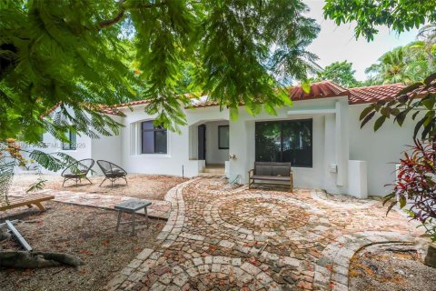 Villa ou maison à Miami, Floride 4 chambres, 203.36 m2 № 2006232