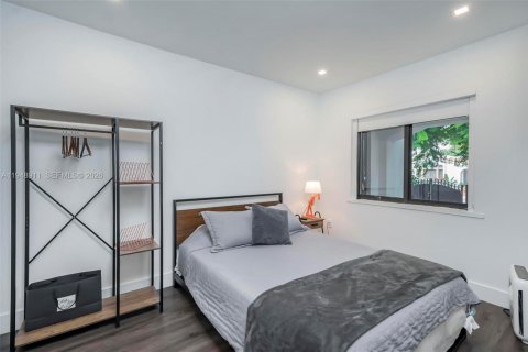 Villa ou maison à louer à Miami, Floride: 4 chambres, 203.36 m2 № 2006232 - photo 11