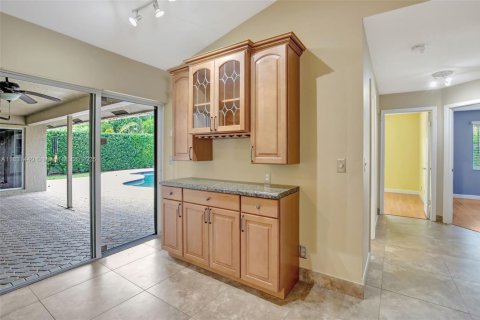 House in Plantation, Florida 4 bedrooms, 206.43 sq.m. № 1807922 - photo 23