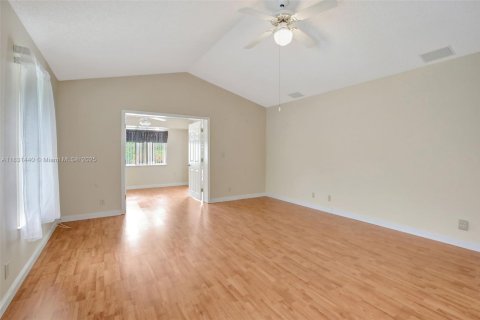 House in Plantation, Florida 4 bedrooms, 206.43 sq.m. № 1807922 - photo 5