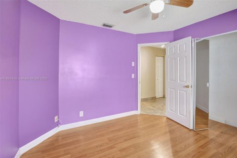 House in Plantation, Florida 4 bedrooms, 206.43 sq.m. № 1807922 - photo 28