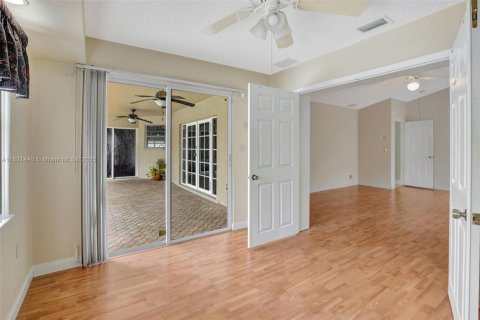 House in Plantation, Florida 4 bedrooms, 206.43 sq.m. № 1807922 - photo 9