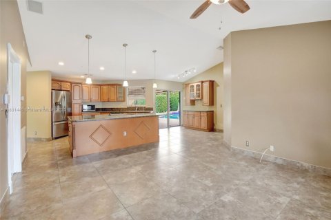 House in Plantation, Florida 4 bedrooms, 206.43 sq.m. № 1807922 - photo 25
