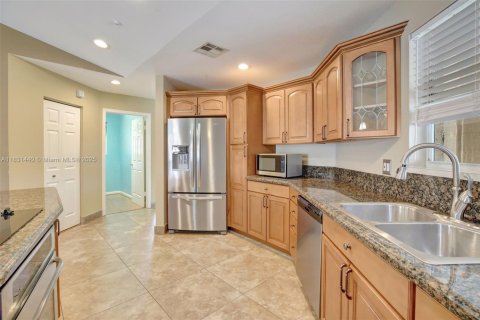 House in Plantation, Florida 4 bedrooms, 206.43 sq.m. № 1807922 - photo 22