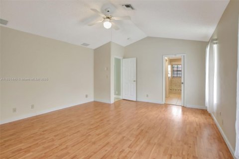House in Plantation, Florida 4 bedrooms, 206.43 sq.m. № 1807922 - photo 6
