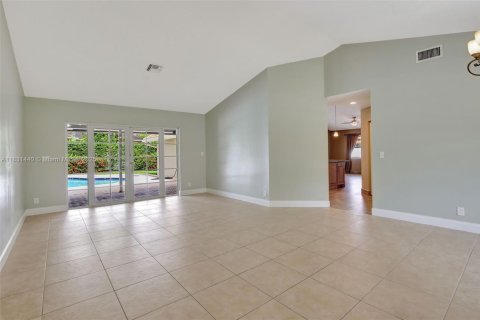 House in Plantation, Florida 4 bedrooms, 206.43 sq.m. № 1807922 - photo 13