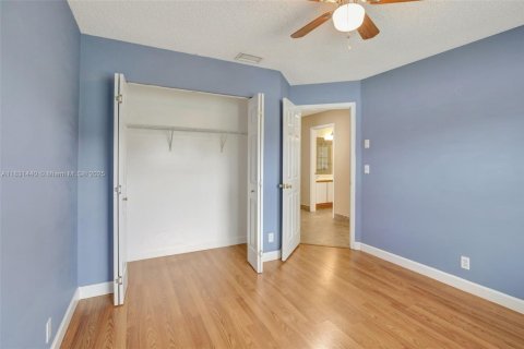 House in Plantation, Florida 4 bedrooms, 206.43 sq.m. № 1807922 - photo 30