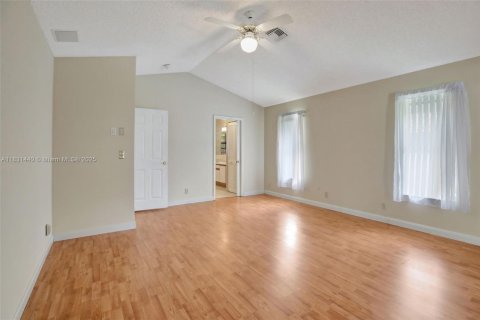 House in Plantation, Florida 4 bedrooms, 206.43 sq.m. № 1807922 - photo 7
