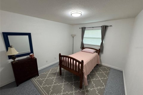Condo in Saint Petersburg, Florida, 2 bedrooms  № 2213870 - photo 17