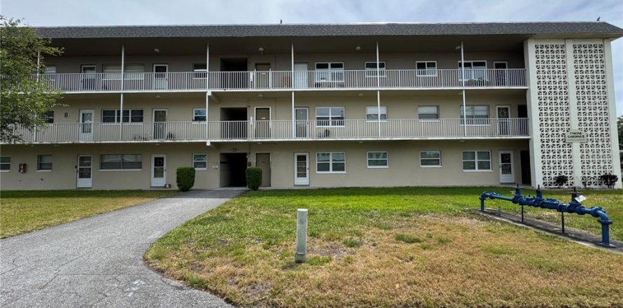 Condo in Saint Petersburg, Florida, 2 bedrooms  № 2213870
