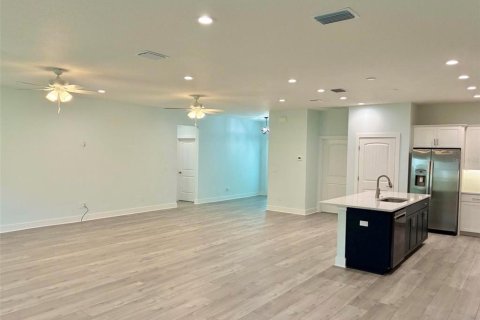 Villa ou maison à vendre à New Smyrna Beach, Floride: 3 chambres, 203.64 m2 № 2429344 - photo 11