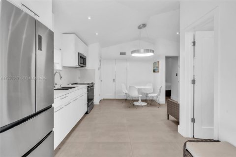 Apartamento en alquiler en Miami Beach, Florida, 1 dormitorio, 46.45 m2 № 1989138 - foto 4