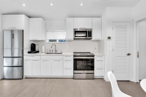 Apartamento en alquiler en Miami Beach, Florida, 1 dormitorio, 46.45 m2 № 1989138 - foto 11