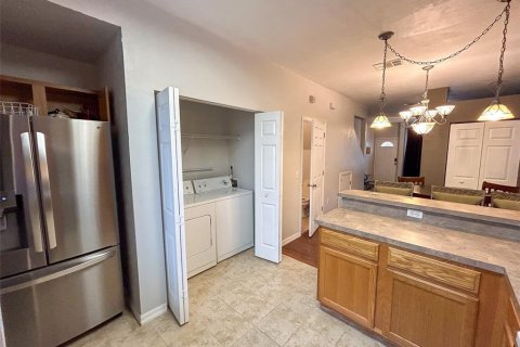 Condo in Gainesville, Florida, 2 bedrooms  № 1584189 - photo 9