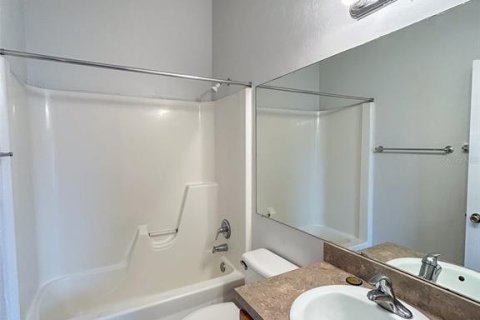 Condo in Gainesville, Florida, 2 bedrooms  № 1584189 - photo 16