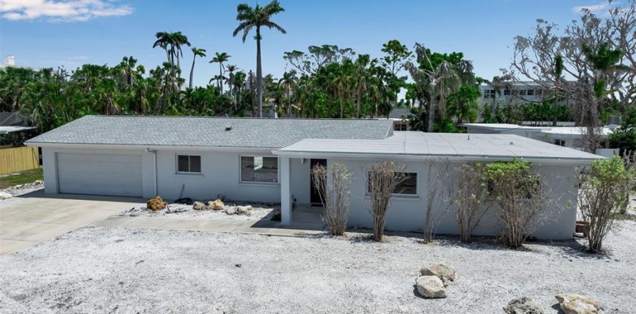 House in Sarasota, Florida 3 bedrooms, 175.96 sq.m. № 1757677