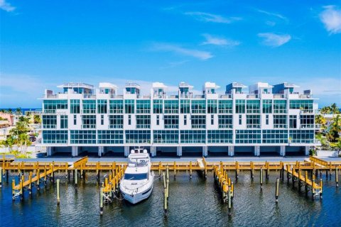 Touwnhouse à vendre à Hollywood, Floride: 3 chambres, 299.15 m2 № 1800653 - photo 1