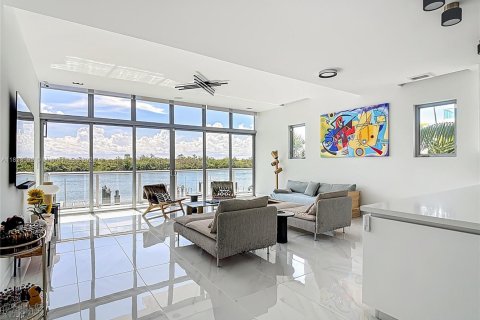 Touwnhouse à vendre à Hollywood, Floride: 3 chambres, 299.15 m2 № 1800653 - photo 12