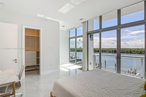 Touwnhouse à vendre à Hollywood, Floride: 3 chambres, 299.15 m2 № 1800653 - photo 24