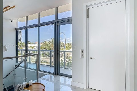 Touwnhouse à vendre à Hollywood, Floride: 3 chambres, 299.15 m2 № 1800653 - photo 5