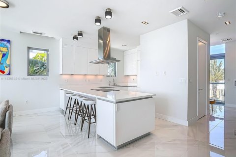 Touwnhouse à vendre à Hollywood, Floride: 3 chambres, 299.15 m2 № 1800653 - photo 14