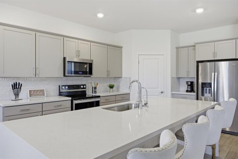 Villa ou maison à vendre à Homestead, Floride: 4 chambres, 267.56 m2 № 2030619 - photo 4