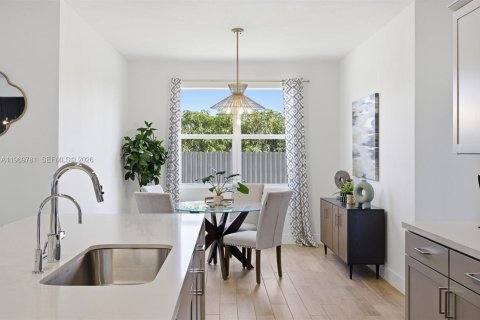 Villa ou maison à vendre à Homestead, Floride: 4 chambres, 267.56 m2 № 2030619 - photo 5