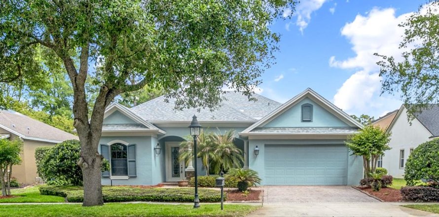 House in DeLand, Florida 3 bedrooms, 255.85 sq.m. № 2091843