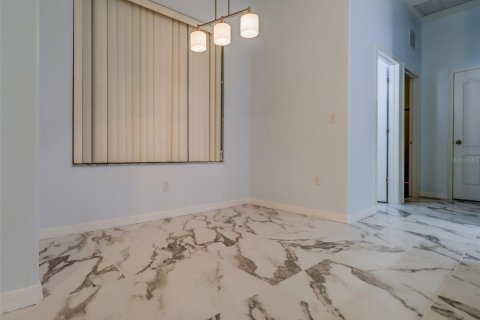Casa en alquiler en Brandon, Florida, 3 dormitorios, 176.14 m2 № 2347492 - foto 19