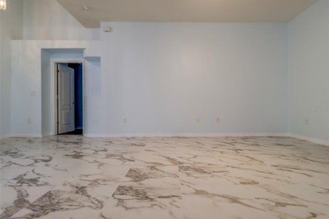 Casa en alquiler en Brandon, Florida, 3 dormitorios, 176.14 m2 № 2347492 - foto 15