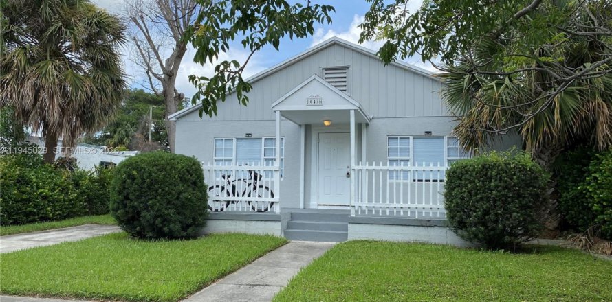 Villa ou maison à West Palm Beach, Floride 3 chambres, 122.45 m2 № 2002114