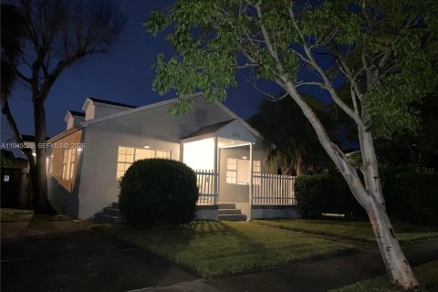 Villa ou maison à louer à West Palm Beach, Floride: 3 chambres, 122.45 m2 № 2002114 - photo 13