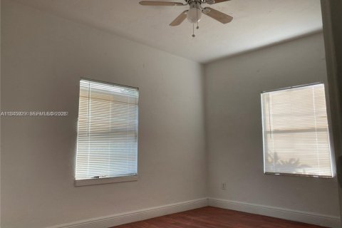 Villa ou maison à louer à West Palm Beach, Floride: 3 chambres, 122.45 m2 № 2002114 - photo 8